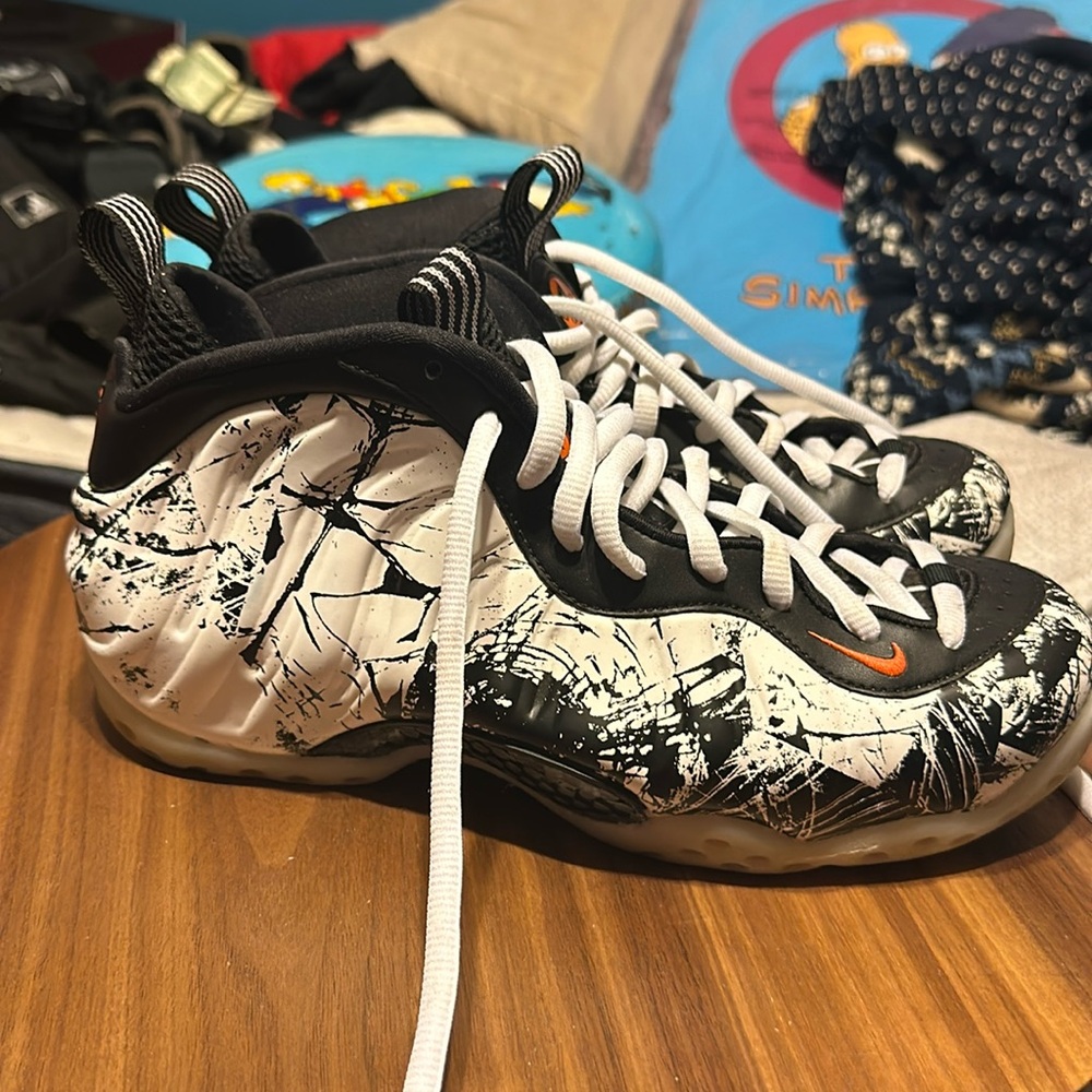 Nike Foamposite “ shattered back boards “ used size 8.5